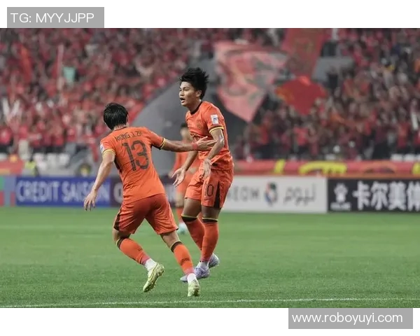 蒯纪闻李新翔宣布离开上港加盟法甲名帅新东家共同开启新篇章